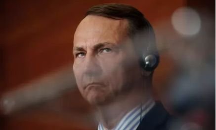 Полско издание: Министър Шикорски ни вкарва директно във война с Русия