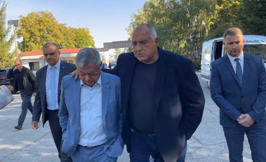 ГОРЕЩО В ПИК TV! Борисов на изненадващо посещение в една от най-високотехнологичните компании у нас - ето какво поиска от военния министър Запрянов (ВИДЕО)