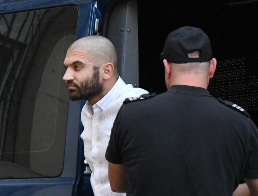 Гледат мярката на прокурорския син, заловен с 50 кг марихуана (СНИМКИ)