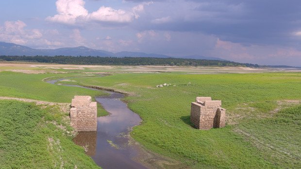 Пресъхна язовир Копринка