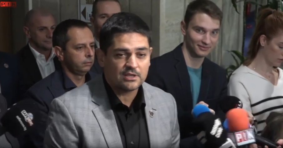 Мрежата взе за мезе бате Руди след поредния запис: Тутакси трябва да бъде назначен за шеф на ДАТО. Има повече записи от Вирджиния Рекърдс