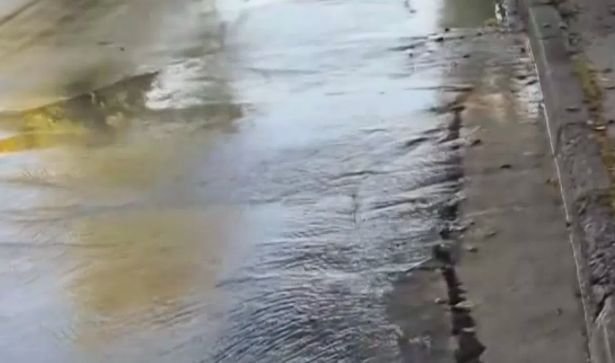 Питейна вода тече по улиците на Плевен