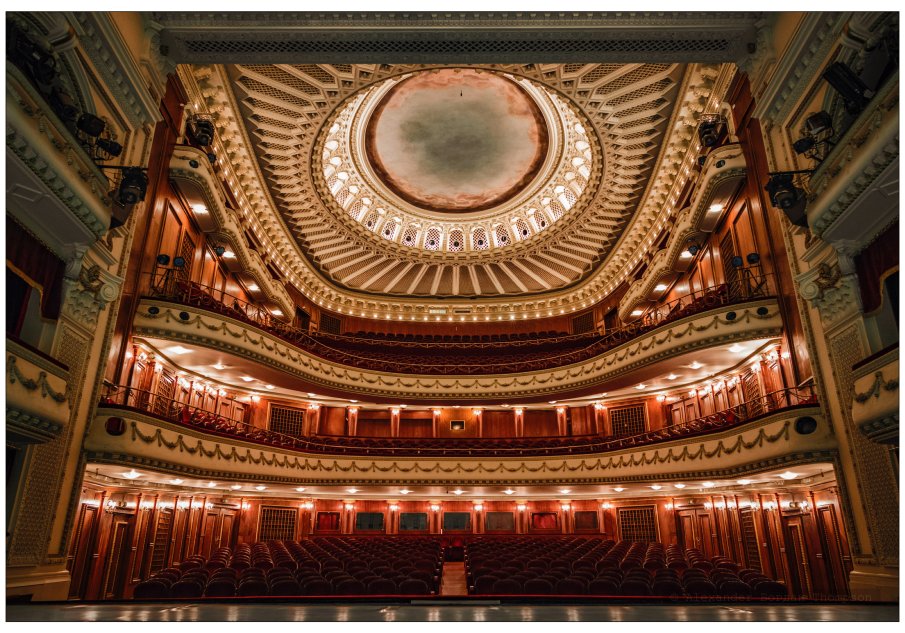 Жена от публиката почина преди началото на премиерата на Тоска в Софийската опера