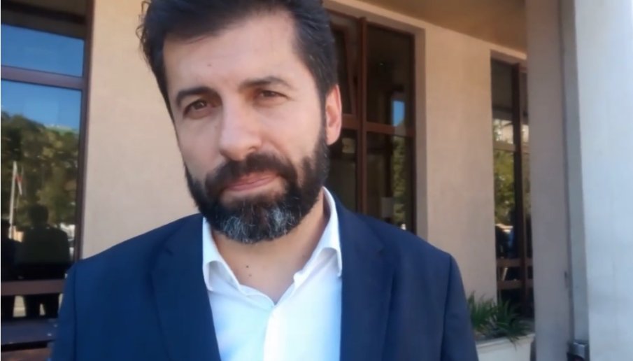 ГОРЕЩО В ПИК TV! Кирил Петков дотърча с два часа закъснение за делото на Благо Коцев - само Пеевски му е в главата и в устата (ВИДЕО)