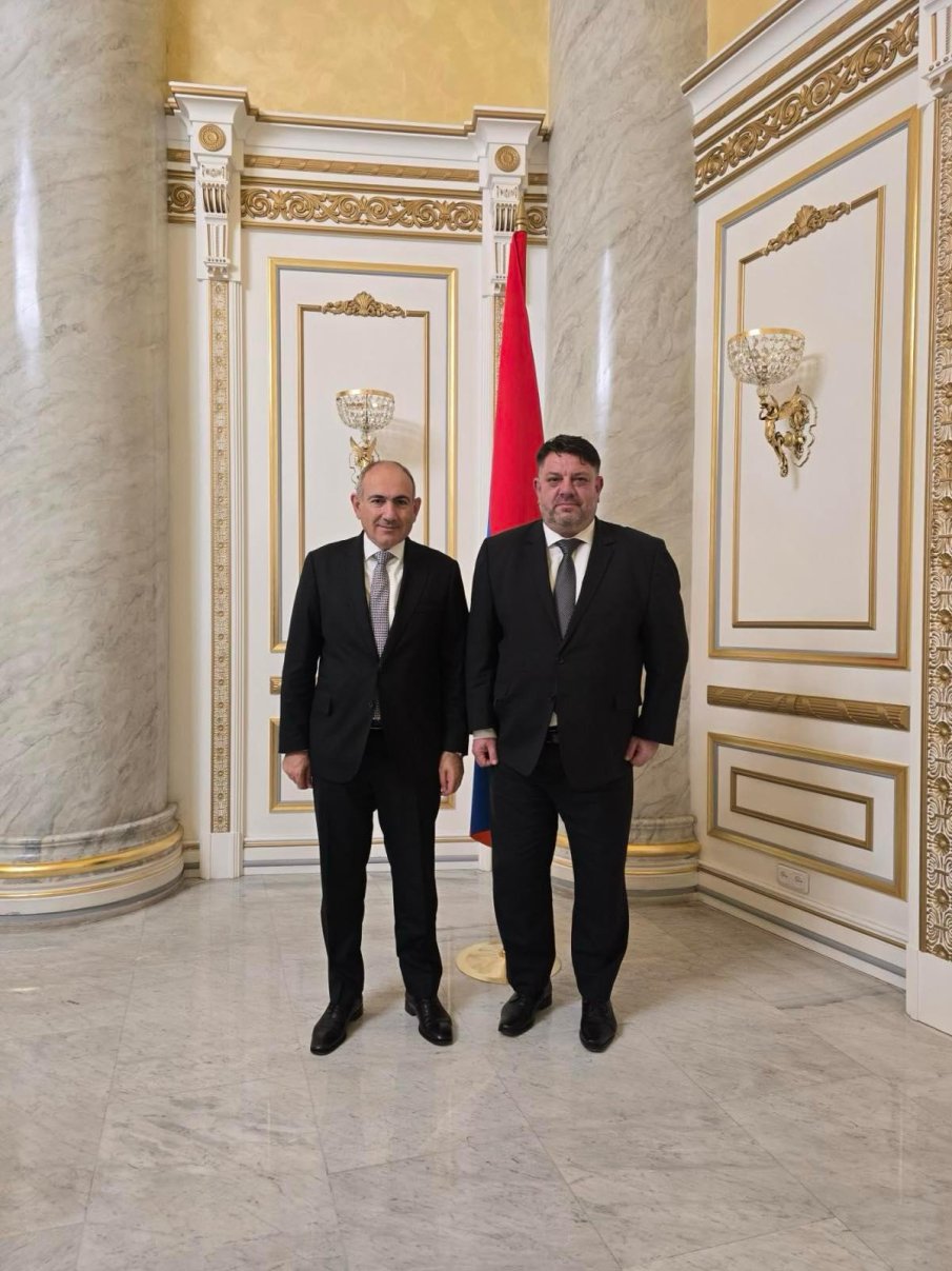Делегация, водена от вицепремиера Атанас Зафиров, беше приета от премиера на Република Армения Никол Пашинян