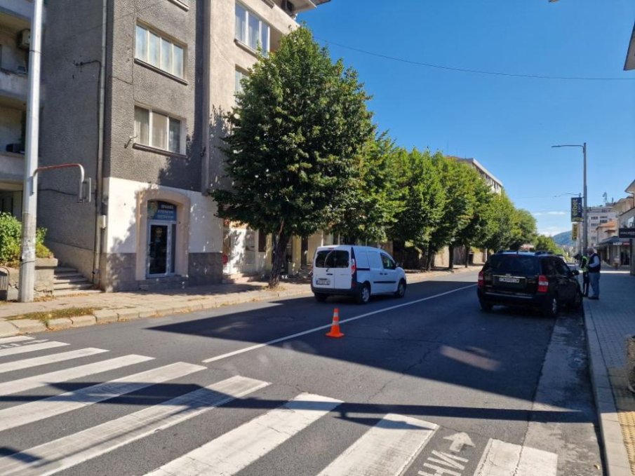 Шофьор блъсна 8-годишно дете на пешеходна пътека в Смолян