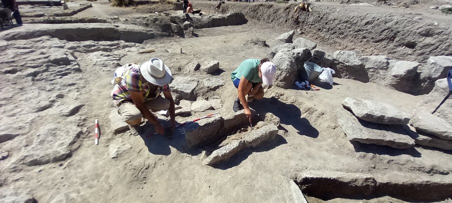 СЕНЗАЦИЯ НА ПЕРПЕРИКОН: Намерен ли е гроб на мъченик за Христа от V-VI ВЕК? (СНИМКИ)