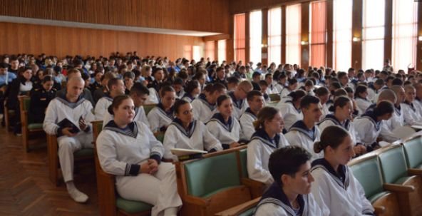 Нови 56 курсанти и 890 студенти започнаха занятия в Морско училище във Варна