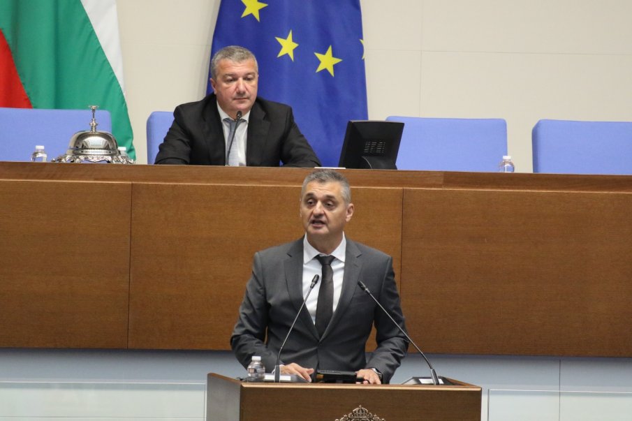 Кирил Добрев: Новите промени в Закона за гражданското въздухоплаване създават правила за защита от дронове