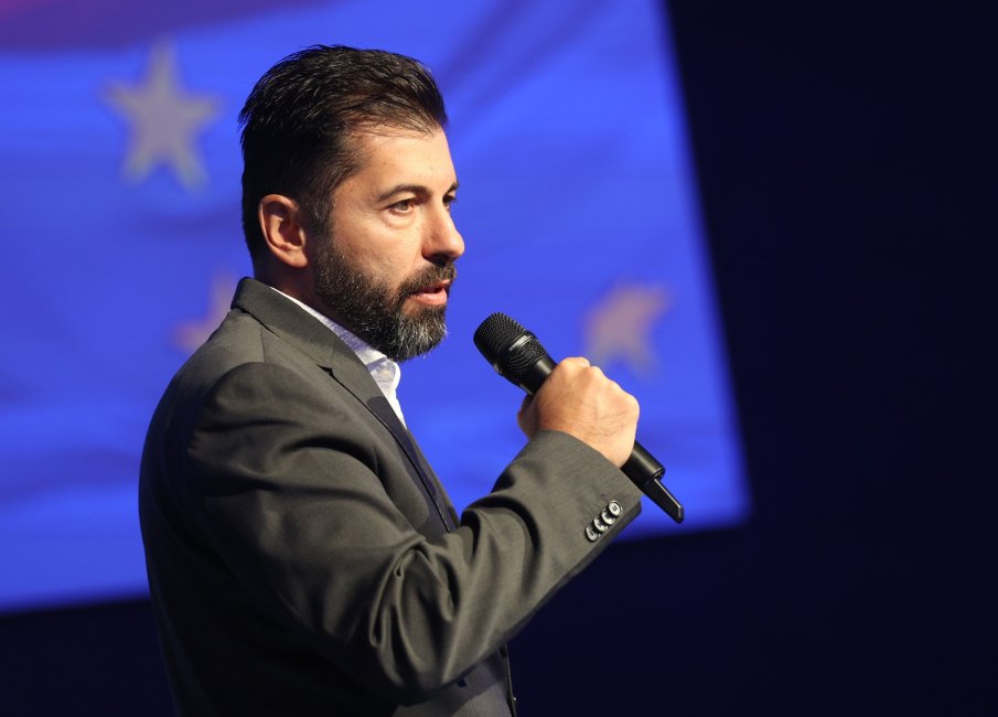 СМЕШЕН СЛУХ: ПП гласи Киро за президент - остава и Лена да номинират за вице...