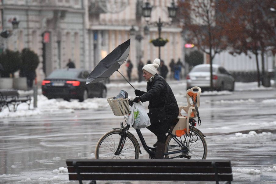 Първи сняг заваля в Западна Сърбия