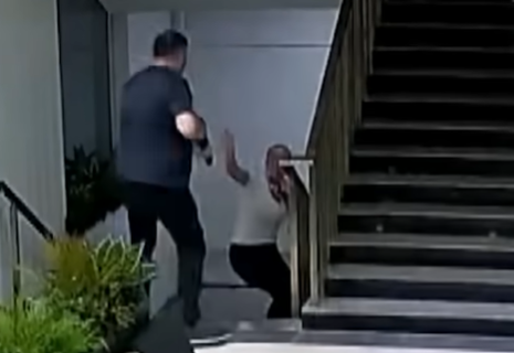 Мъж отиде в болницата, където работи бившата му, и я застреля (ВИДЕО)