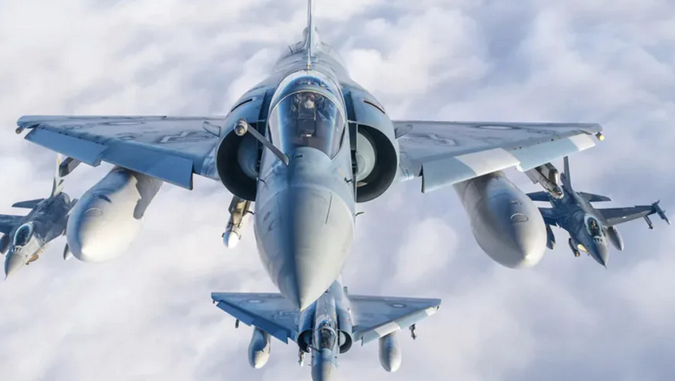 Съюзници в НАТО притискат Гърция да продаде изтребители „Мираж“ на Украйна