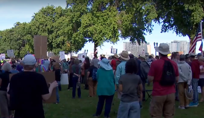 СЛЕД РЕШЕНИЕ НА ТРЪМП: Стотици на протест в Портланд