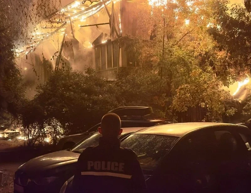 Откриха тялото на мъж под отломките след големия пожар в София