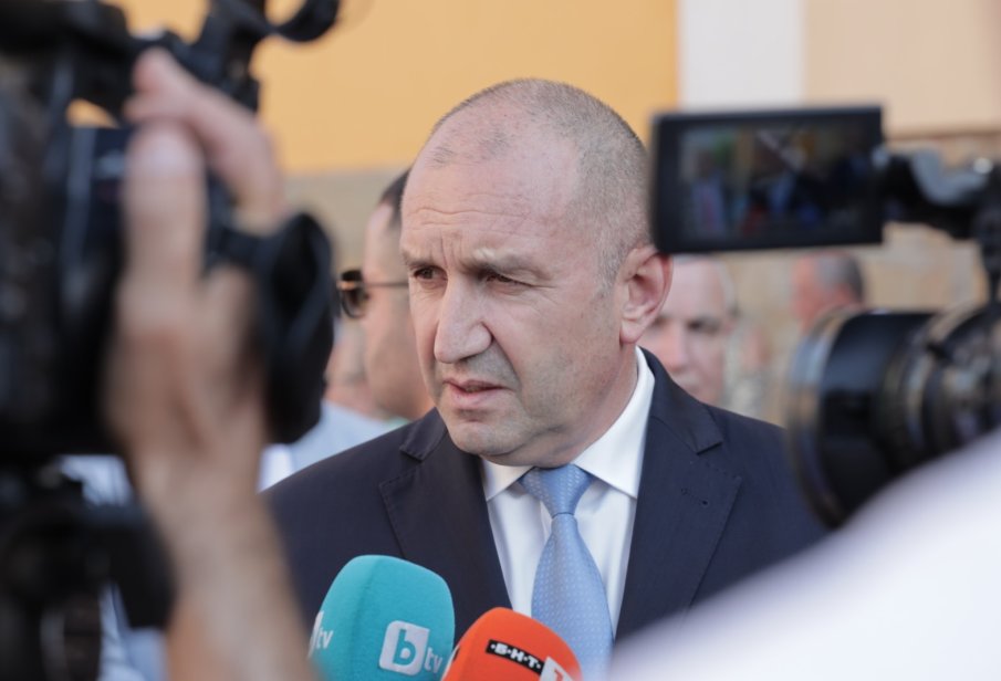 СМУТ НА ДОНДУКОВ 2: Русофил открадна името на Румен Радевата партия