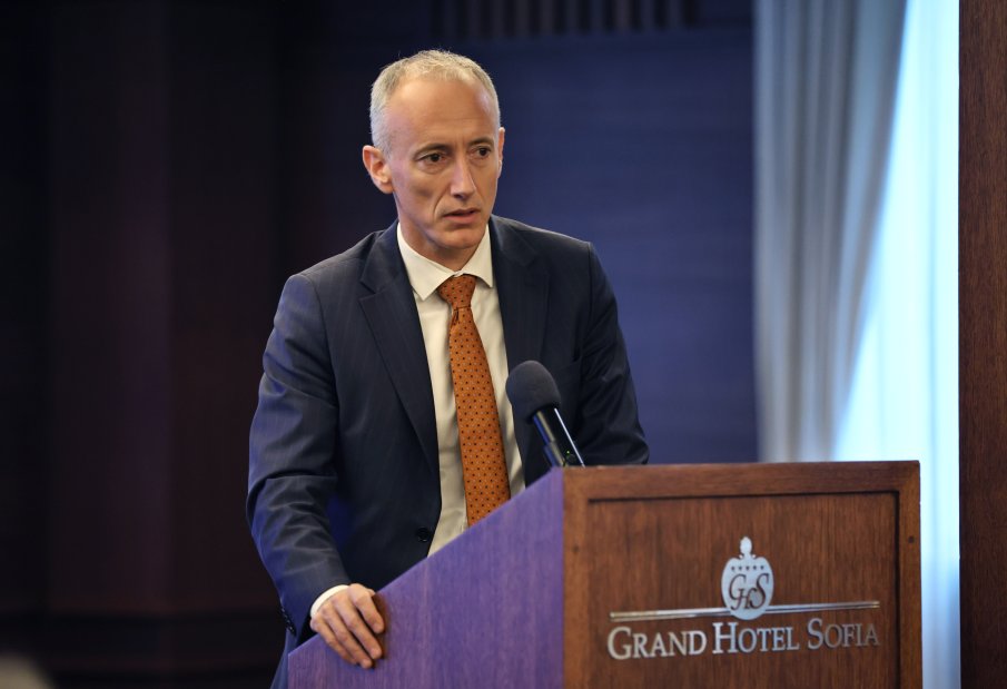 МОН стартира програмата „Домино“ 2, която ще надгражда дуалната система на обучение