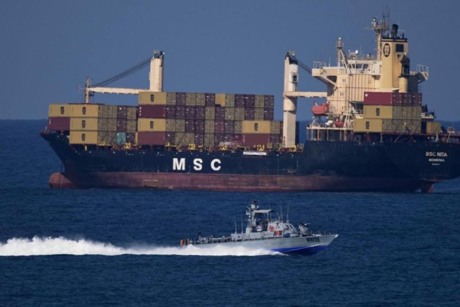 Израел задържа и последния кораб с помощи за Газа