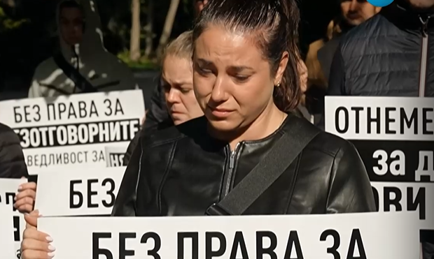 Близките на малкия Ангел, починал след дентална операция, протестираха в Пловдив