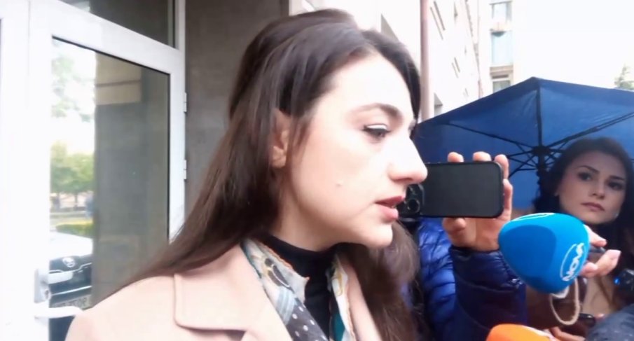 САМО В ПИК! Лена си тръгна с Киро от КПК - мълчи защо я изхвърлиха от ръководството на Промяната (ВИДЕО)