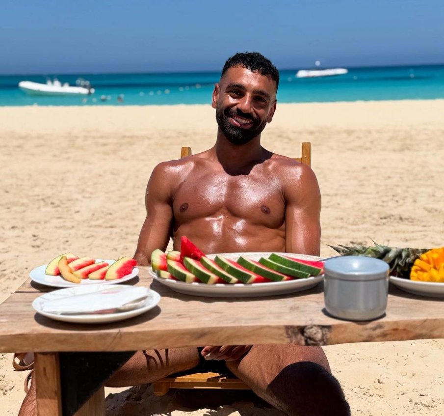 Рууни засипа с критики Салах