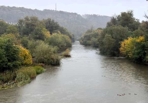 Река Белица повиши нивото си с 90 см за 6 часа, остава по-малко от метър до опасни стойности