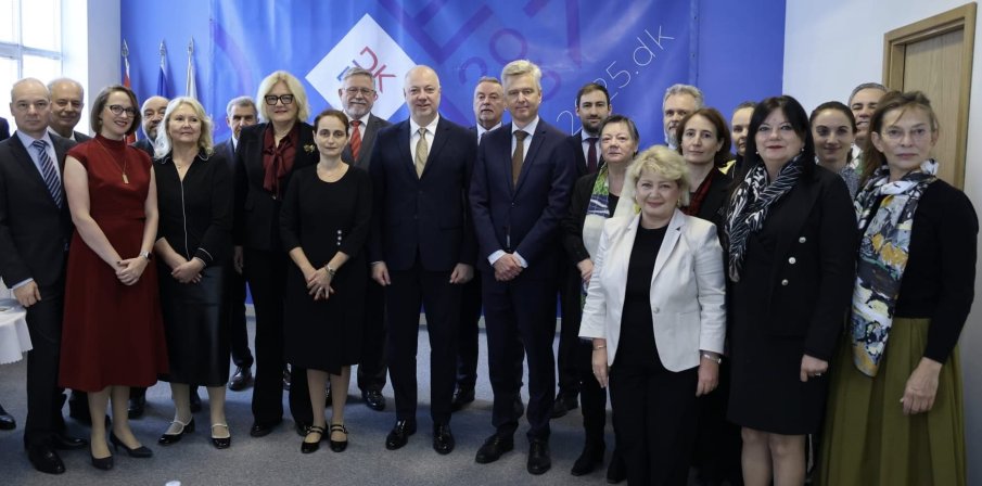 Желязков обсъди с посланиците на страните от ЕС въвеждането на еврото