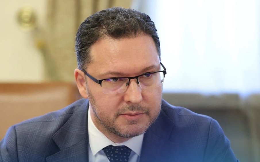 Изслушват Даниел Митов в парламента заради погромите