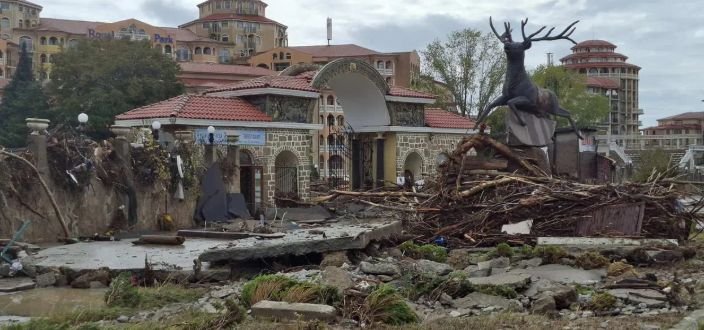 Продължава вземането на проби от питейната вода в Елените