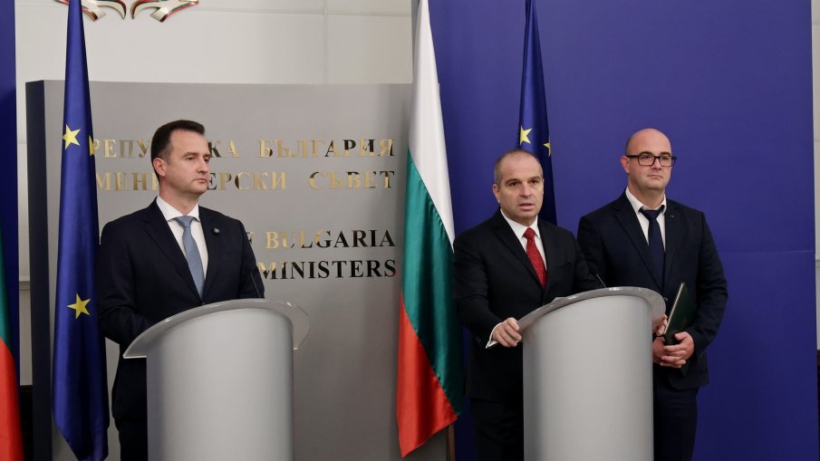 Започва изграждането на електрически зарядни станции в 35 жп гари в страната