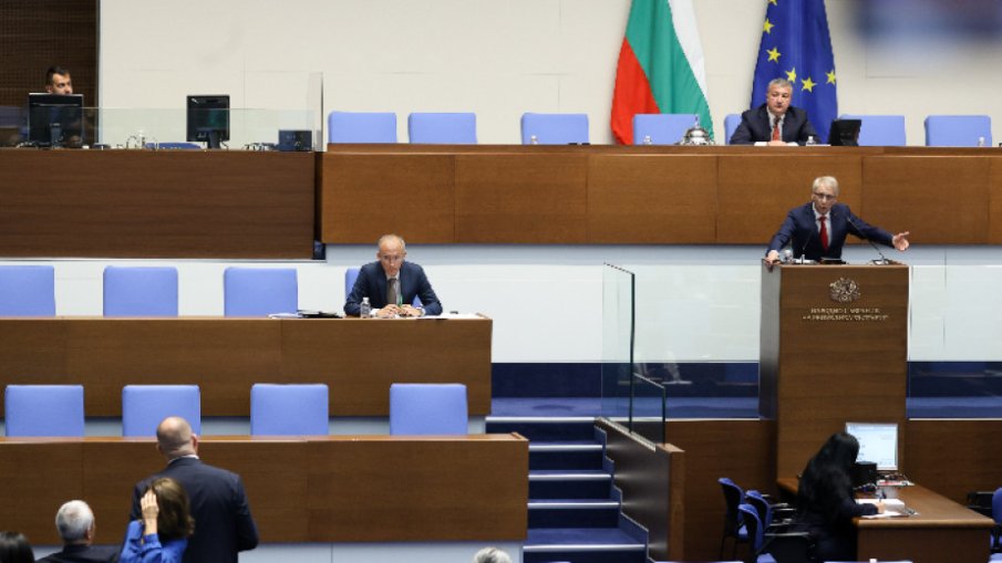 Депутатите гласуваха забрана на мобилните телефони и приеха предмета Добродетели и религии в училище