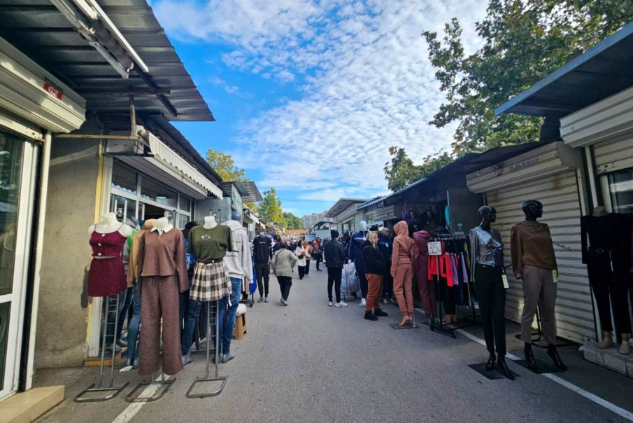 НАП залови седем търговци нарушители на пазара в Димитровград (СНИМКИ)