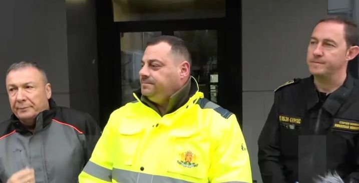 Областният управител на Бургас е поискал помощ от военните за справяне с щетите след наводненията