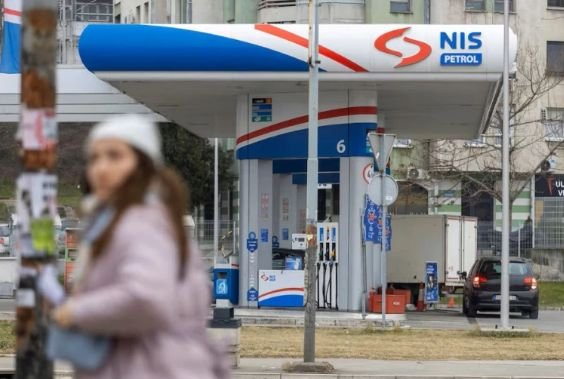 САЩ отлагат санкциите срещу най-голямата енергийна компания в Сърбия