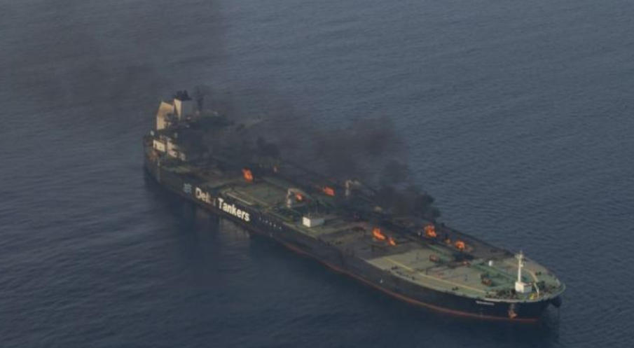 Моряк загина след атака на хутите в Аденския залив