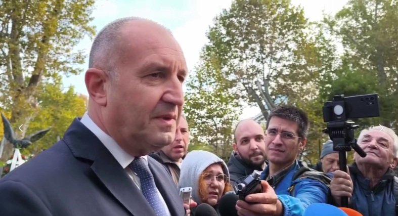 ЕКШЪН В ПИК TV! Шок за Радев - питат го за Боташ и за бъдещата му партия, той напълно оглуша (ВИДЕО)