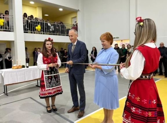 23 училища започват годината с нови физкултурни салони, още 130 са в процес на изграждане