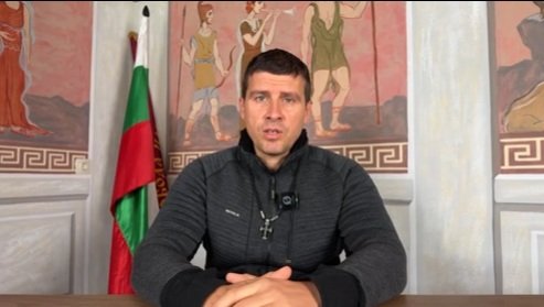 ТОТАЛЕН ШОК! Величие май се разцепва отново. Ивелин Михайлов се разграничи от своите депутати заради регистрацията им в пленарна зала (ВИДЕО)