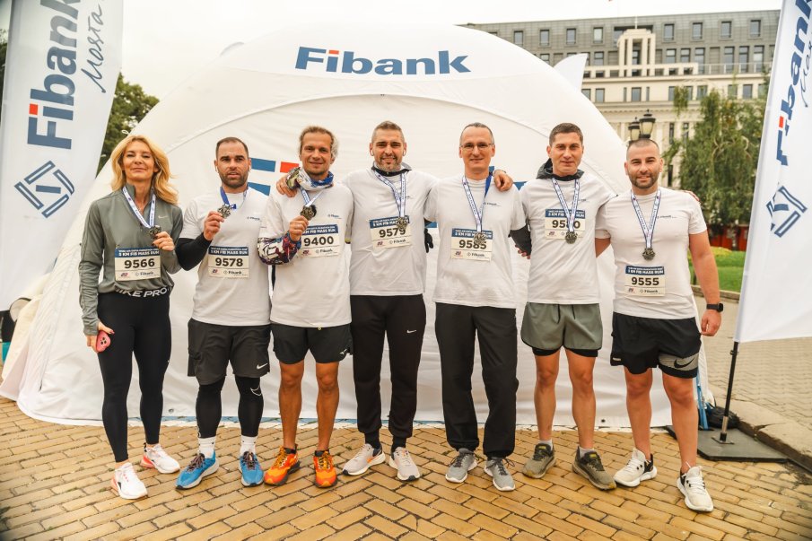 Fibank за десета година е партньор на Wizz Air Sofia Marathon (СНИМКИ)