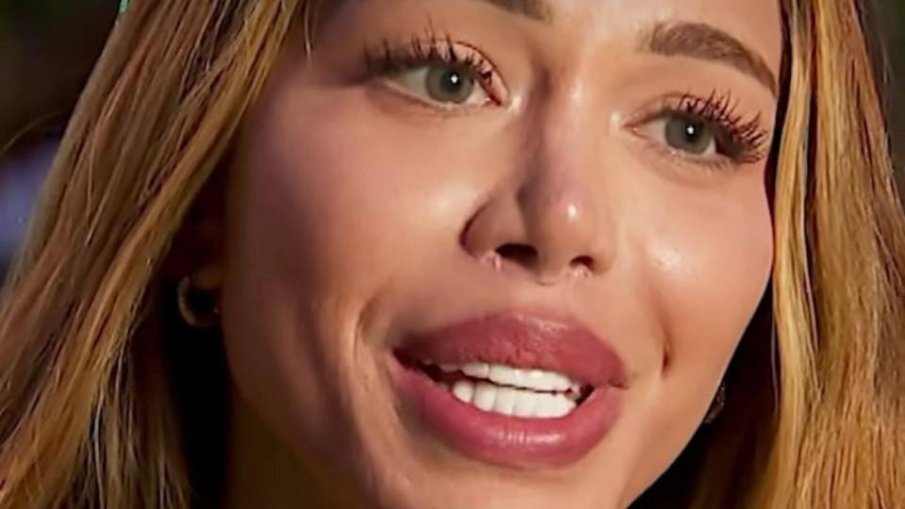 Какво има в носа на Анна-Шермин?