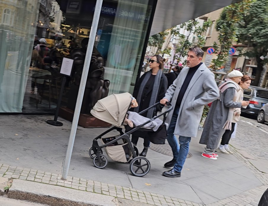 Заподозряха жената на Башар Рахал в...