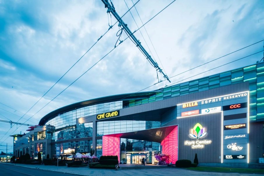 Евакуираха столичен мол