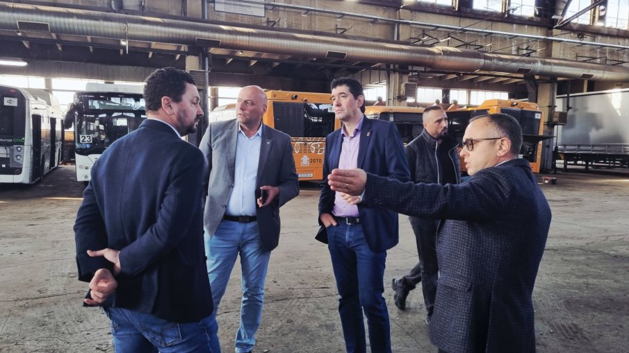 Иван Таков пред работници в Столичен автотранспорт: Докато БСП е в общината, няма да има концесия на дружеството (СНИМКИ)