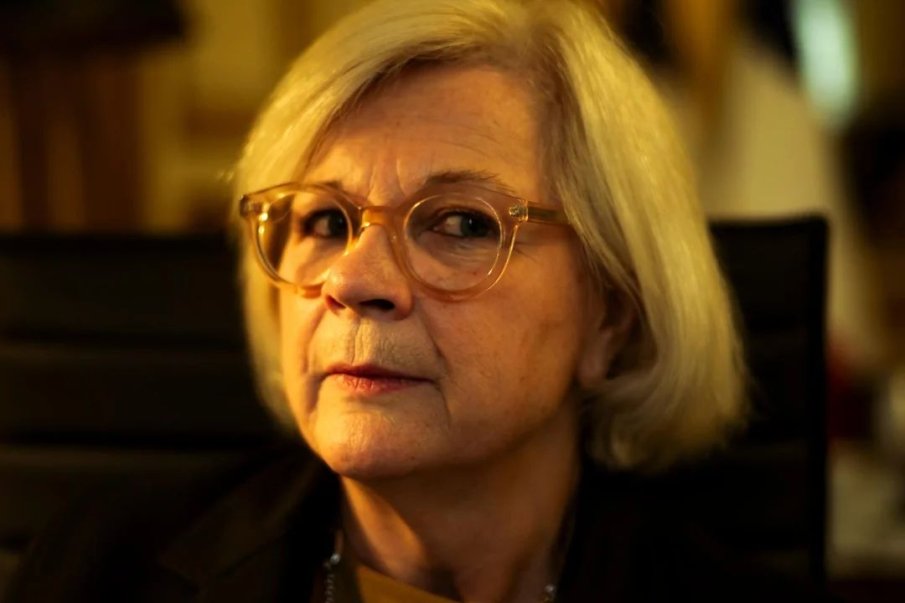 Отбраната в женски ръце - Катрин Вотрен оглави френската армия