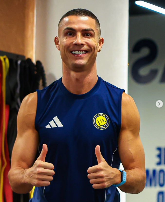 Кристиано Роналдо поиска звезда на Барселона в Ал-Насър