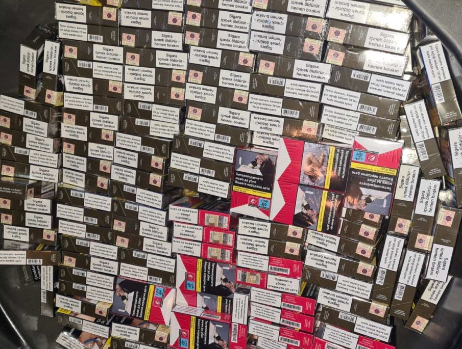 1000 кутии контрабандни цигари заловиха митничарите на летището в София