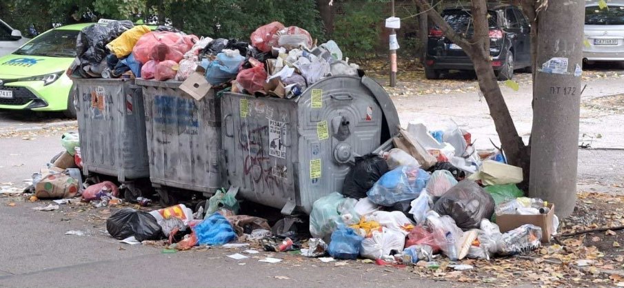 София пламна от боклук и зарази. Терзиев, тръгвай си! (СНИМКИ)