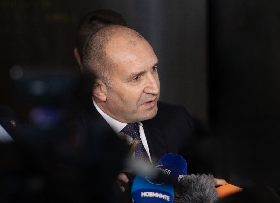 Референдумът на Радев - злонамерена игра с Конституцията. За две Българии няма място!