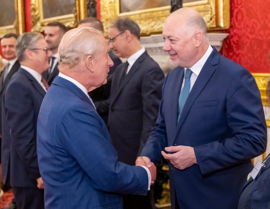 Росен Желязков разговаря с крал Чарлз III в Лондон, покани го да дойде у нас отново