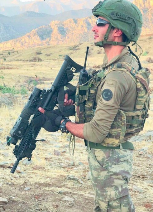 Избягал затворник уби двама души и рани седем в Турция (СНИМКИ)